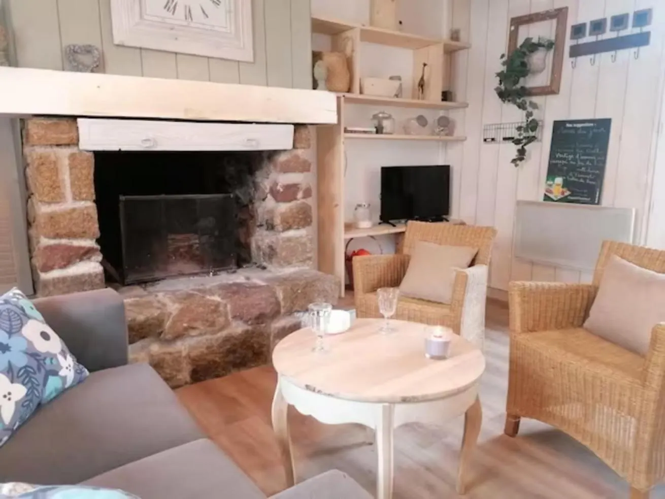 La Petite Maison Rose Paimpol 0*,