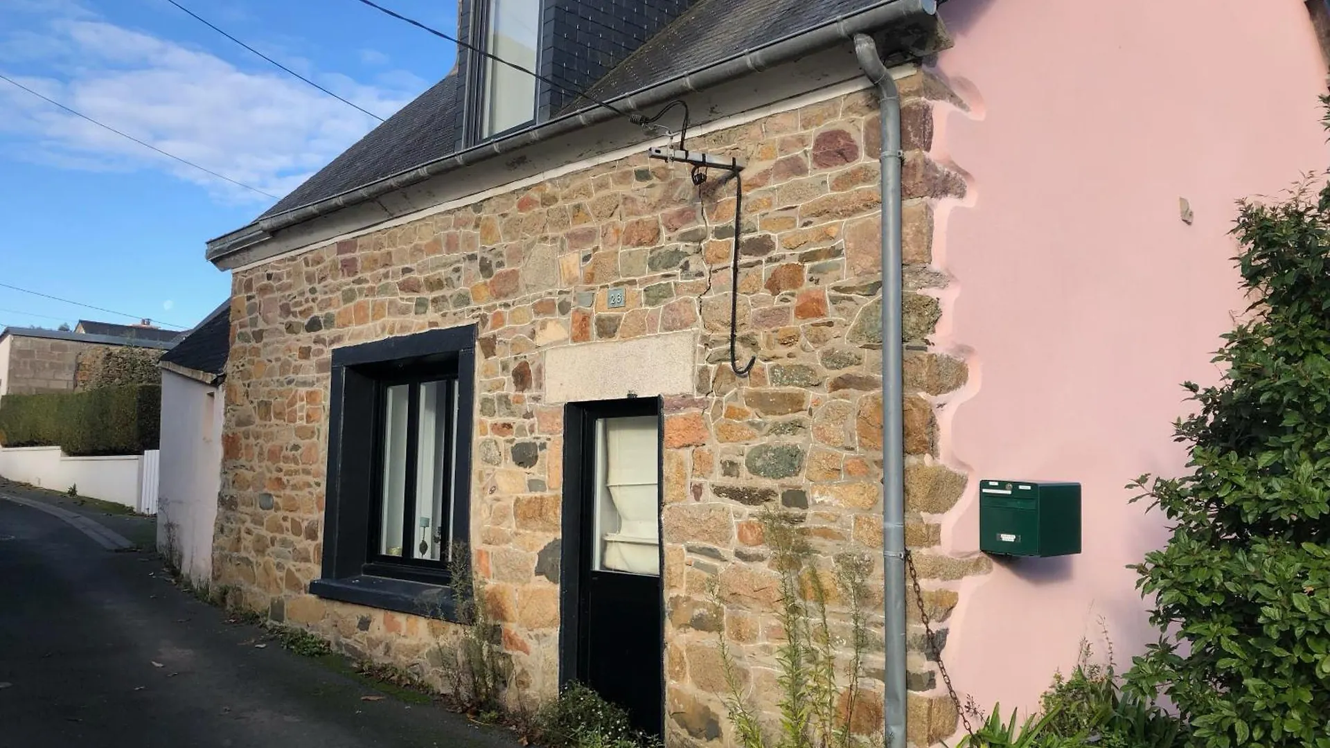 La Petite Maison Rose Paimpol Frankreich